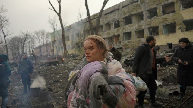 20 Days in Mariupol